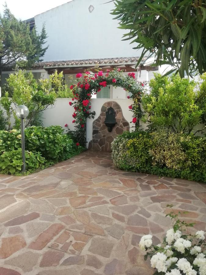 Casa Vacanze Villa Rosa Кала Гононе Екстериор снимка
