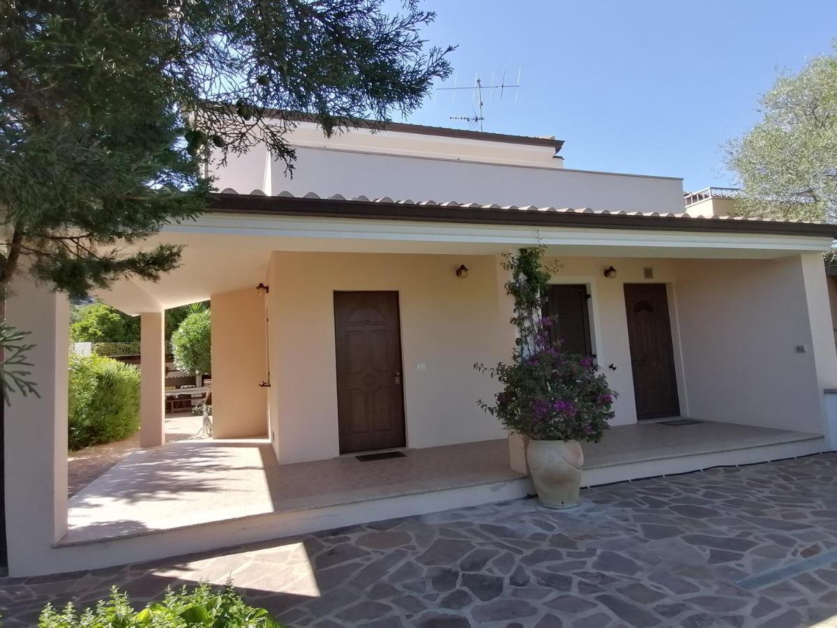 Casa Vacanze Villa Rosa Кала Гононе Екстериор снимка
