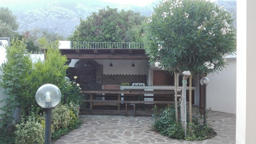 Casa Vacanze Villa Rosa Кала Гононе Екстериор снимка